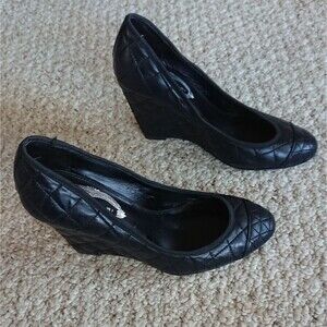 Elie Tahari quilted black wedges size 37